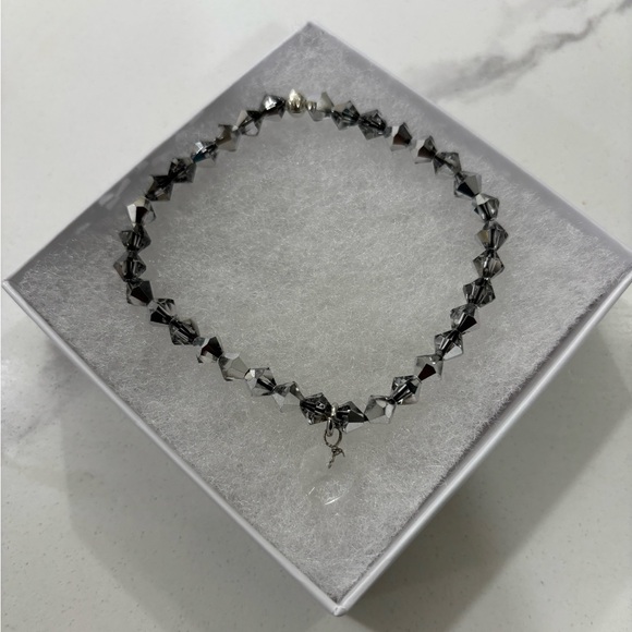 🌟 Introducing the Perfect Silver Preciosa Czech Bracelet with Heart Charm! 💖✨ - Picture 1 of 2